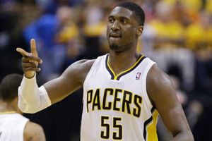 Pacers gana a Milwaukee y mantienen el invicto