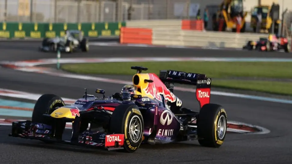 Vettel conquista Abu Dhabi