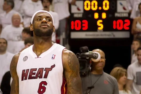 'Debemos jugar mejor': LeBron James