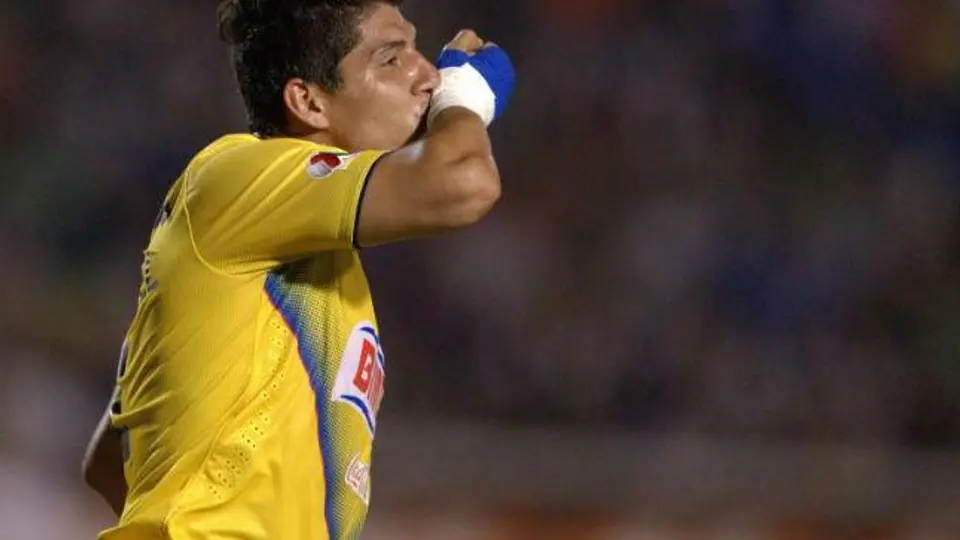 Pimentel, contento por debut goleador en Primera