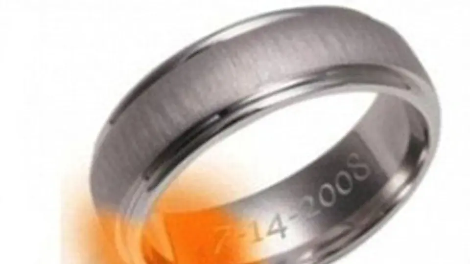 Diseñan argolla que se calienta para recordar aniversario de boda
