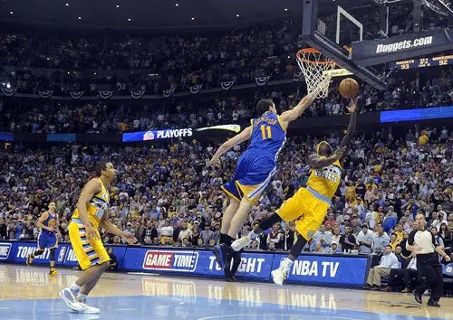 Nuggets vence a Warriors en primero de postemporada