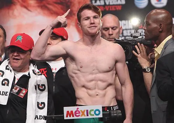 Canelo oficializa su combate con Angulo