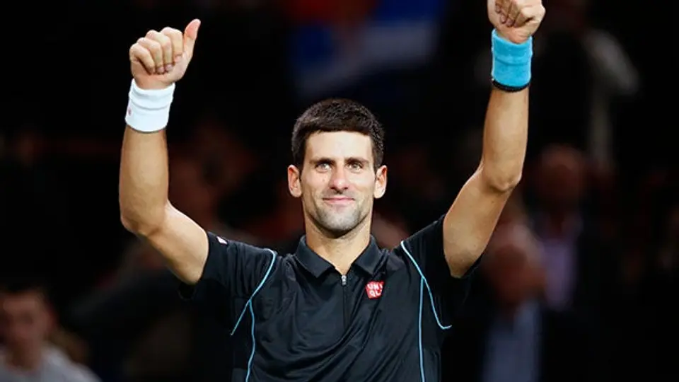 Djokovic avanza a Cuartos en el Masters de París