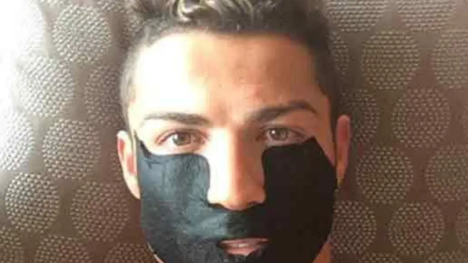 Selfie 'enmascarada' de Cristiano Ronaldo