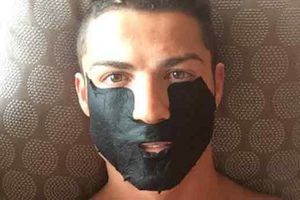 Selfie 'enmascarada' de Cristiano Ronaldo