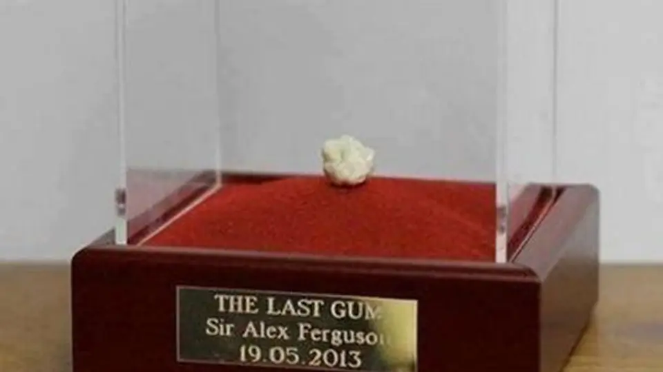 E-Bay subasta último chicle de Ferguson con el Manchester United