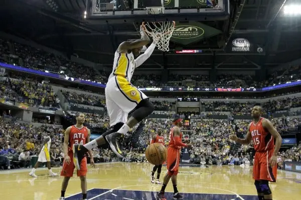 Pacers aventajan la serie ante Hawks