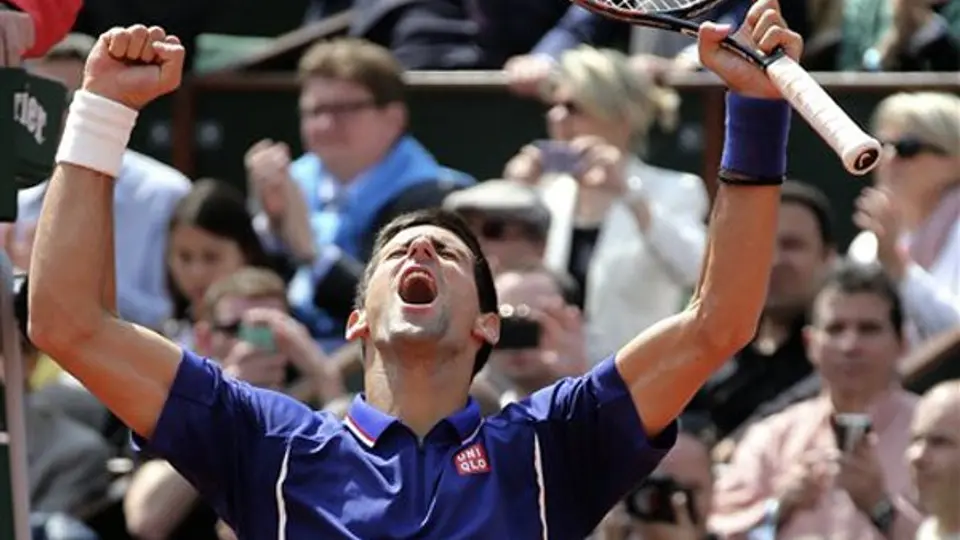 Djokovic, Nadal y Sharapova acceden a Cuartos de Final en París