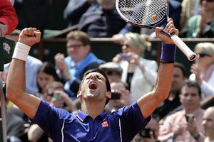 Djokovic, Nadal y Sharapova acceden a Cuartos de Final en París