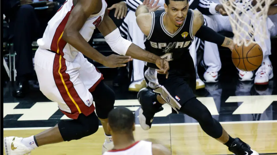 Spurs supera al Heat y se perfila al campeonato