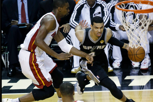 Spurs supera al Heat y se perfila al campeonato