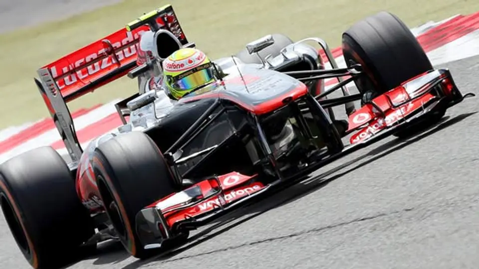 Checo abandona GP de Gran Bretaña