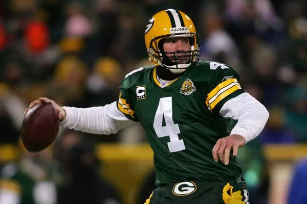 Green Bay no retirará el número de Favre este año