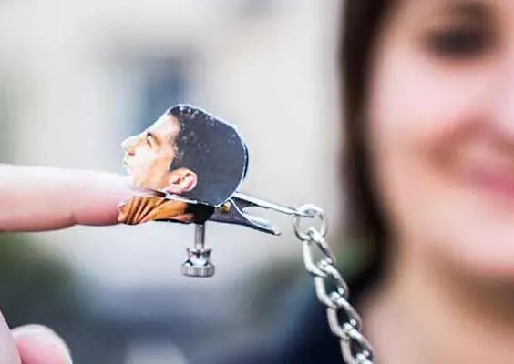 Mordida de Luis Suarez inspira 'pinza sexual'