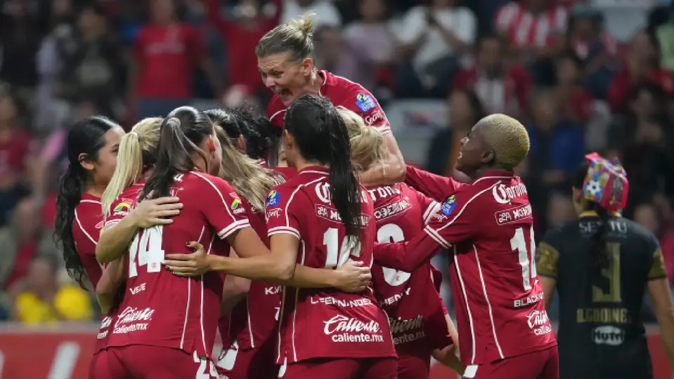 Toluca celebra el triunfo momentáneo ante Chivas Femenil | IMAGO7
