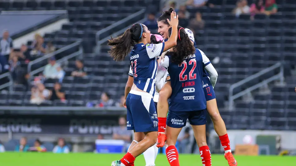 Rayadas de Monterrey, en festejo de gol ante Pumas | IMAGO7