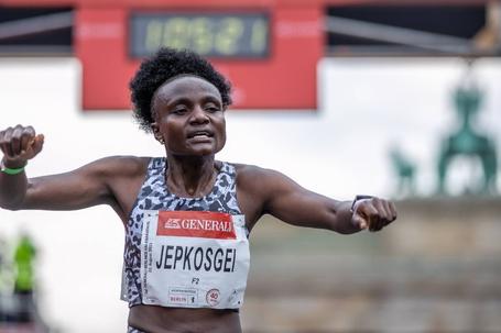 Kenyan Double in Cardiff as Joyciline Jepkosgei Smashes Record