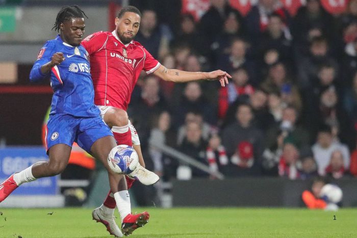 Wrexham Coach Explains Cautious Zak Vyner Substitution Against Hull City Amid Harambee Stars Interest