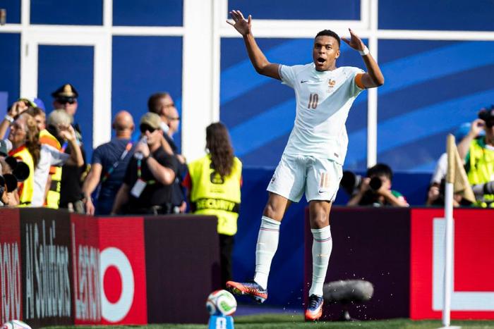 Kylian Mbappe Ties Lionel Messi in Golden Boot Race as France Defeat Morocco to Reach Semifinal