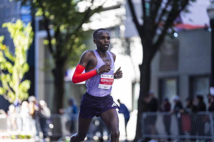 Chicago Marathon 2026: Amos Kipruto Conquers Men's Field as Sharon Lokedi, Brigid Kosgei Complete Podium