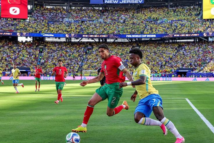 Benni McCarthy Slams 'Biased' Refereeing After Achraf Hakimi Tackle on Vinícius Júnior Goes Unpunished