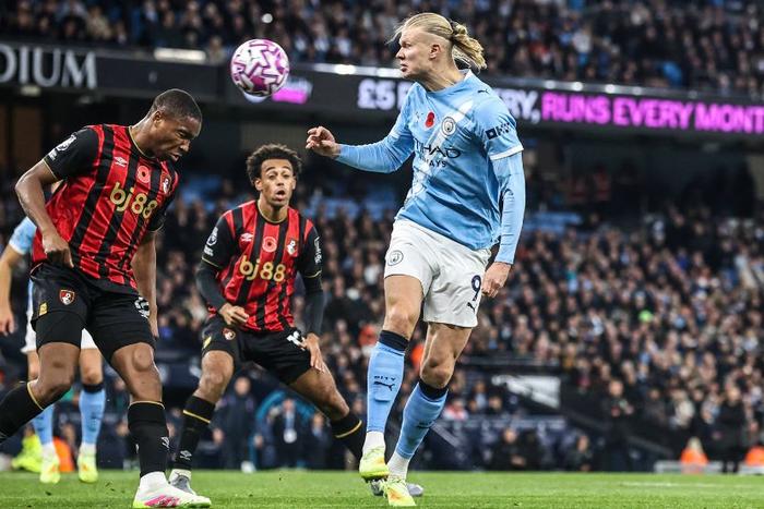 Erling Haaland of Manchester City heads on goal during the Premier League match Manchester City vs Bournemouth at Etihad Stadium