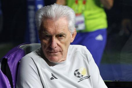 Hugo Broos Questions Atlanta Stadium After South Africa's Crucial Draw: 'Not a Football Stadium'