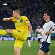 Everton sign Ukrainian left-back Mykolenko