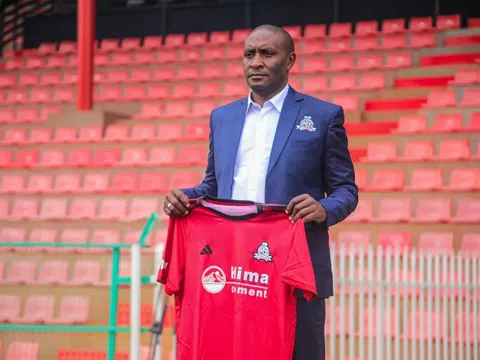 Official: Charles Livingstone Mbabazi unveiled as new Vipers head coach