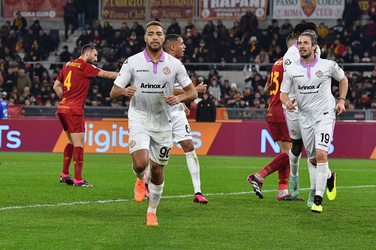 Dessers put Mourinho’s Roma to the sword