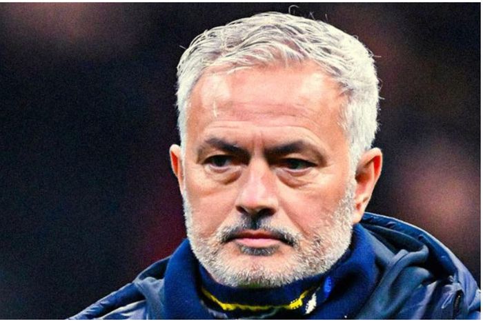 Fenerbahce's Jose Mourinho is fighting to defend his name against Galatasaray.