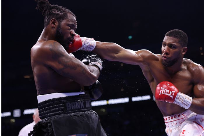 Nose-bleeding Anthony Joshua defeats Jermaine Franklin in 12 round thriller