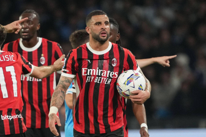 Kyle Walker of AC Milan during the Serie A match between SSC Napoli and AC Milan at Stadio Diego Armando Maradona Naples Italy on 30 March 2025