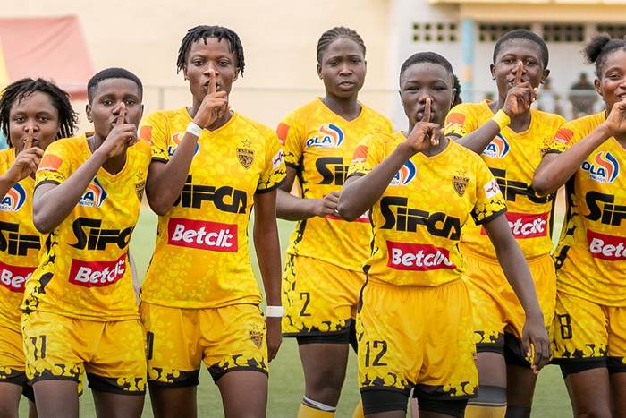 ASEC Mimosas Women's team literally shut Saba up.