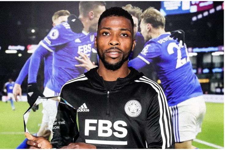 Kelechi Iheanacho with his award at Leicester City.