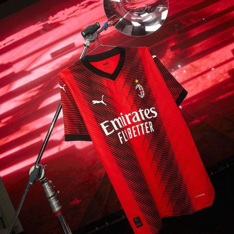 First-team players Rafael Leo, Olivier Giroud, Mike Maignan, Malick Thiaw, Fikayo Tomori, and Charles De Ketelaere, together with captain Davide Calabria, modeled the new AC Milan home jersey.