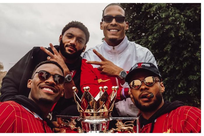 Championship photo sparks controversy