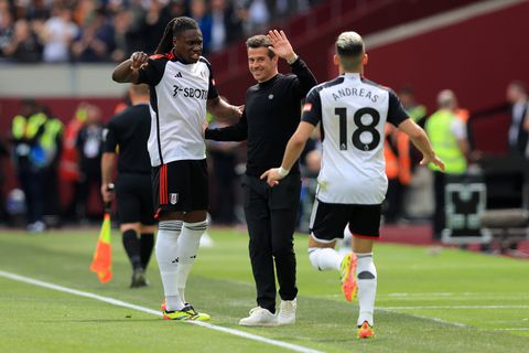 Andreas Pereira and Calvin Bassey alongside Marco Silva | Imago