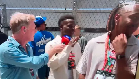 Bukayo Saka: Arsenal star snubs presenter who asked for quick interview