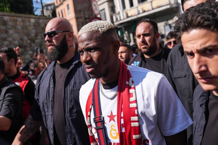 Victor Osimhen: Two Premier League teams set for 11th-hour battle for Super Eagles star