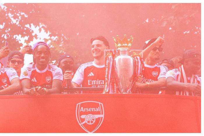 Arsenal stars hit back at critics