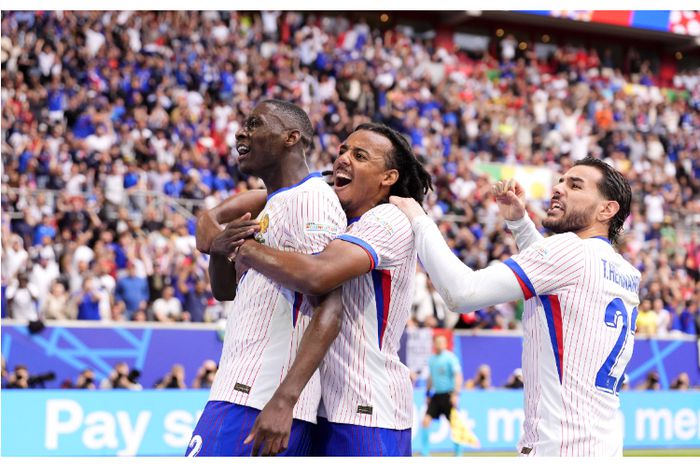 France advance into quarter-final