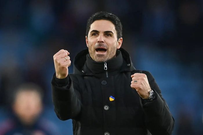 Arsenal have edged Liverpool in the race for teen sensation.