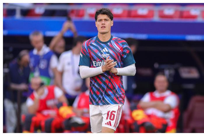 Everton agree deal to sign Arsenal midfielder