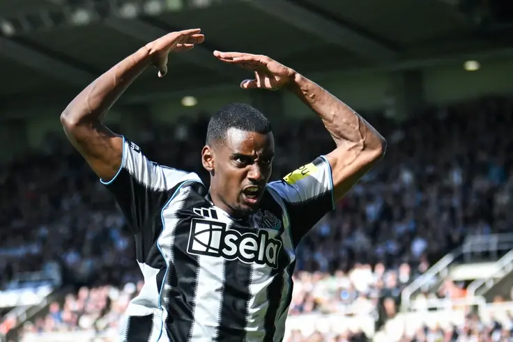 Liverpool agree £125m deal to sign Alexander Isak from Newcastle