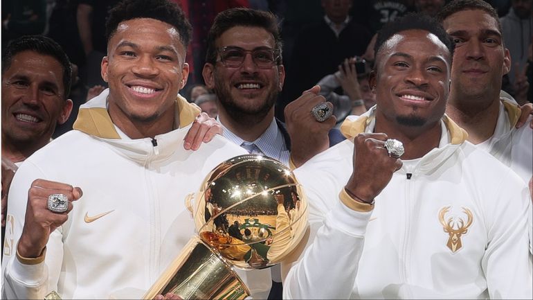 Thanasis Antetokounmpo has returned to the Milwaukee Bucks, confirming that Giannis will stay with the team.