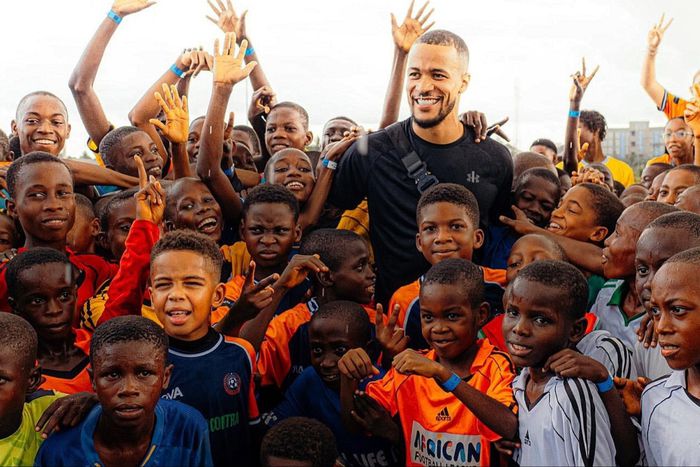 Nigerians lament as Super Eagles captain William Troost-Ekong celebrates Nigeria on 64th Independence Day.