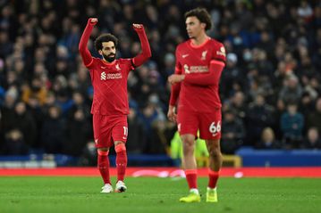 Salah stars as Liverpool thrash Everton