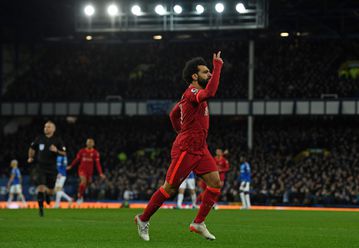 Liverpool thrash Everton as Chelsea, Man City grind out wins